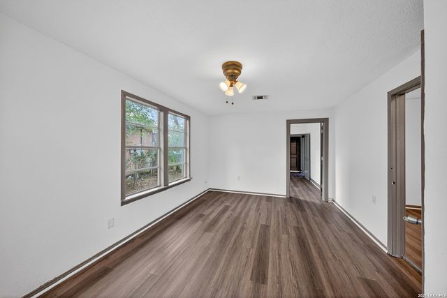 807 Eldorado, San Antonio, TX 78225