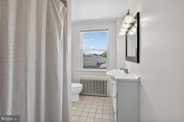 357 EMMETT ST, Phoenixville, PA 19460