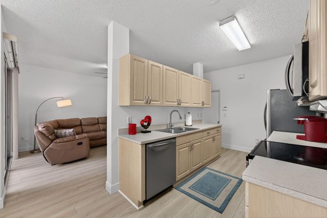 5927 NW 47th Way, Coconut Creek, FL 33073