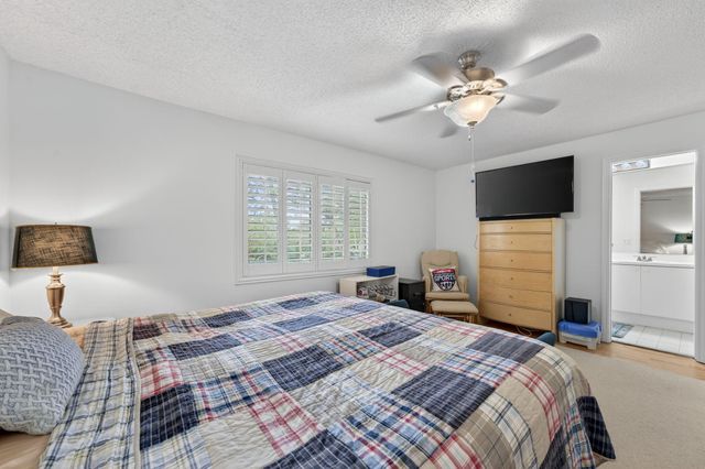 5927 NW 47th Way, Coconut Creek, FL 33073