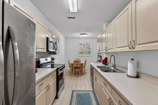 5927 NW 47th Way, Coconut Creek, FL 33073