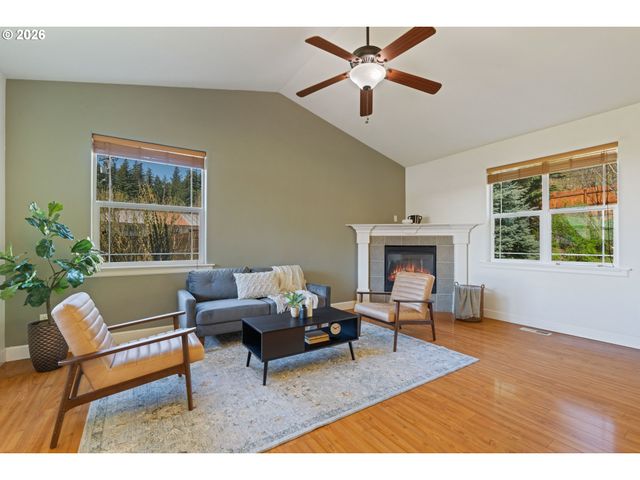 547 Sw ROCK CREEK Dr, Stevenson, WA 98648