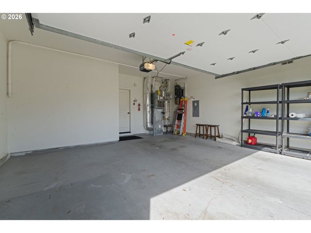 547 Sw ROCK CREEK Dr, Stevenson, WA 98648