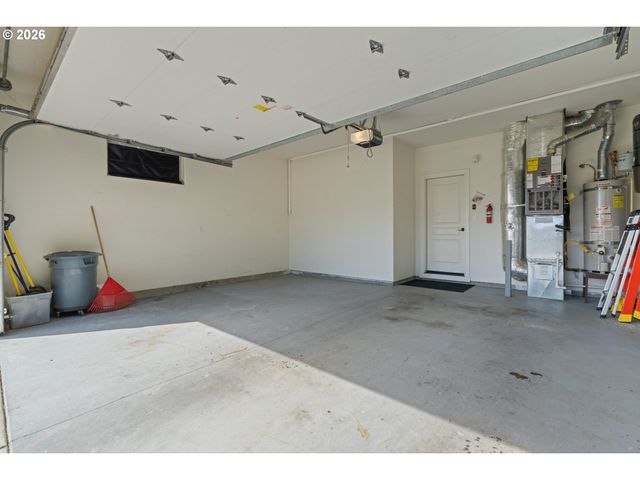 547 Sw ROCK CREEK Dr, Stevenson, WA 98648