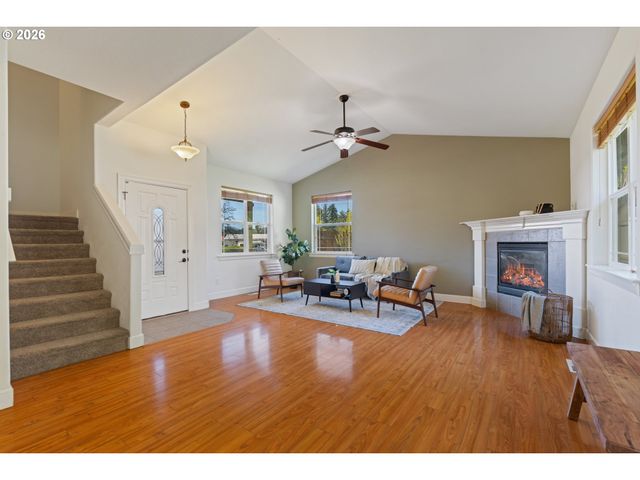 547 Sw ROCK CREEK Dr, Stevenson, WA 98648