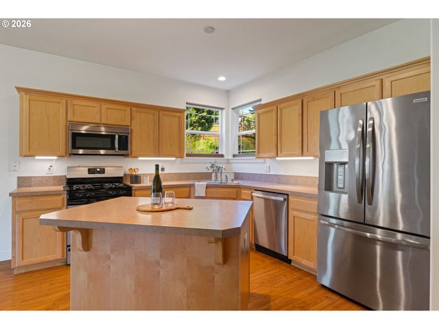 547 Sw ROCK CREEK Dr, Stevenson, WA 98648