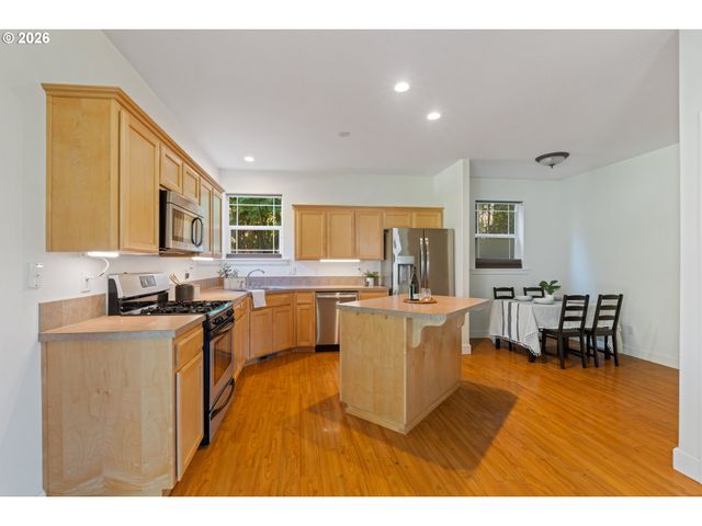 547 Sw ROCK CREEK Dr, Stevenson, WA 98648