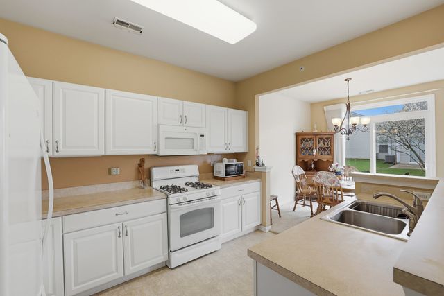 13531 YELLOW PINE Drive, Huntley, IL 60142