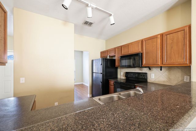 6223 W JOLIE CT, San Antonio, TX 78240