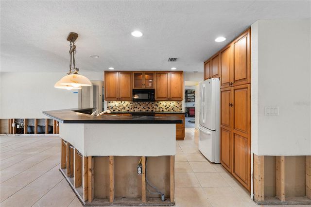 2194 BAYOU ROAD, Punta Gorda, FL 33950