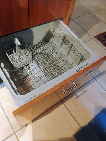 612 NE 27th Ave, Hallandale Beach, FL 33009