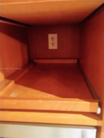 612 NE 27th Ave, Hallandale Beach, FL 33009