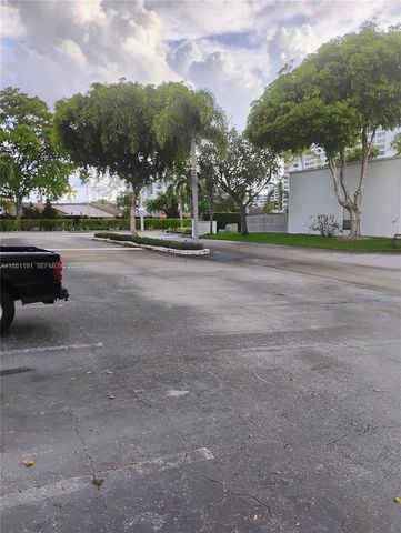 612 NE 27th Ave, Hallandale Beach, FL 33009