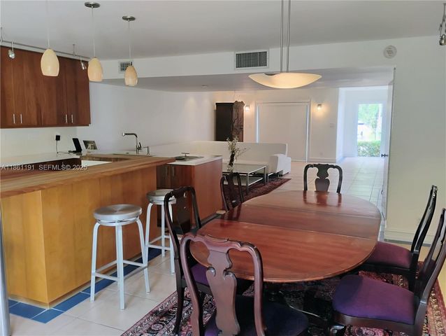 612 NE 27th Ave, Hallandale Beach, FL 33009