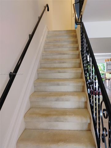 612 NE 27th Ave, Hallandale Beach, FL 33009