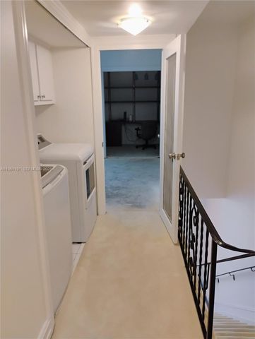 612 NE 27th Ave, Hallandale Beach, FL 33009