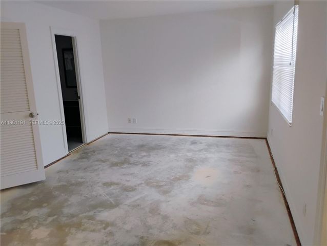 612 NE 27th Ave, Hallandale Beach, FL 33009