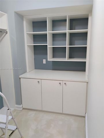 612 NE 27th Ave, Hallandale Beach, FL 33009