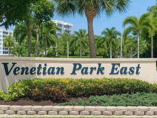 612 NE 27th Ave, Hallandale Beach, FL 33009