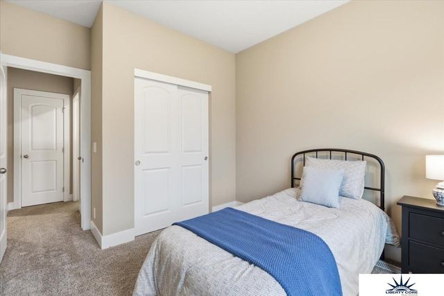 7809 N 94th Circle, Omaha, NE 68122