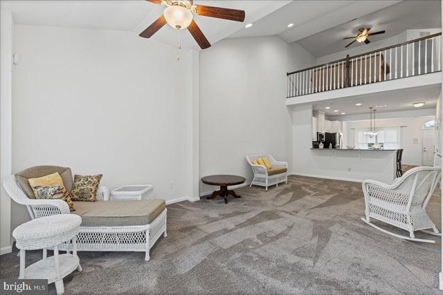 54 HEALS FARM RD, Burlington, NJ 08016