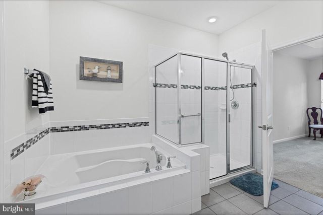 54 HEALS FARM RD, Burlington, NJ 08016