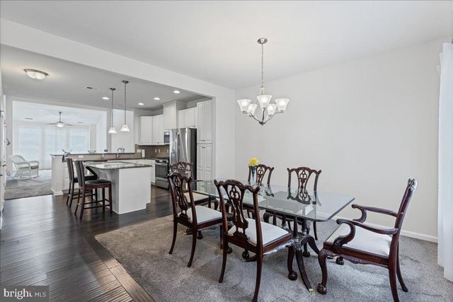 54 HEALS FARM RD, Burlington, NJ 08016