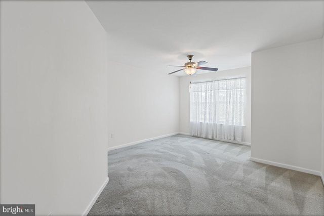 54 HEALS FARM RD, Burlington, NJ 08016