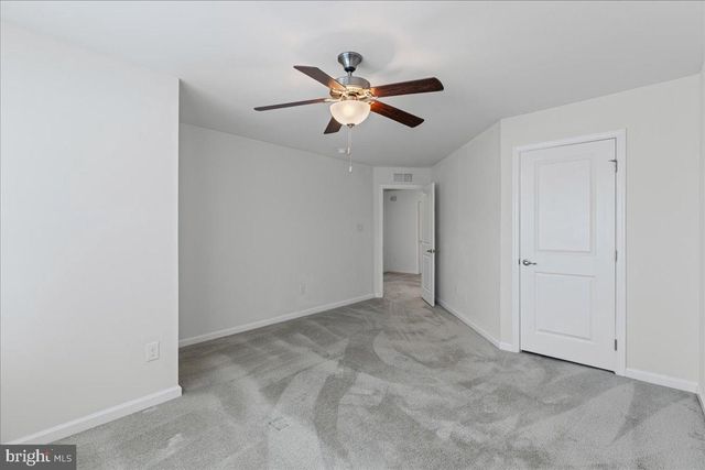 54 HEALS FARM RD, Burlington, NJ 08016