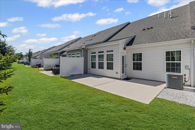 54 HEALS FARM RD, Burlington, NJ 08016