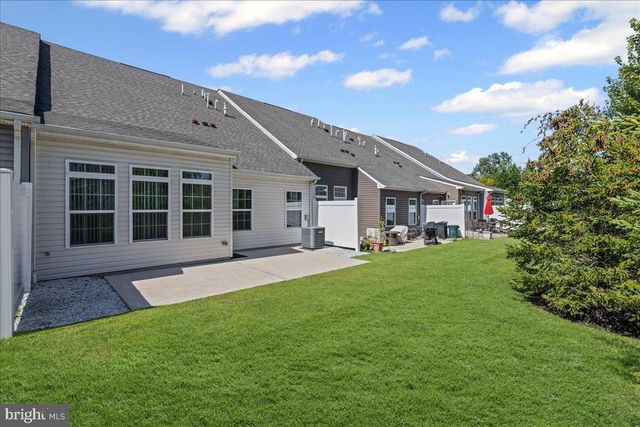 54 HEALS FARM RD, Burlington, NJ 08016