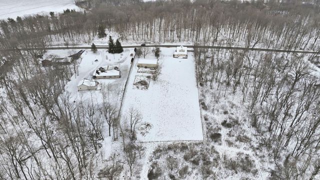 3542 W Division Road, Peru, IN 46970