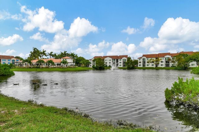 723 Villa Circle 723, Boynton Beach, FL 33435