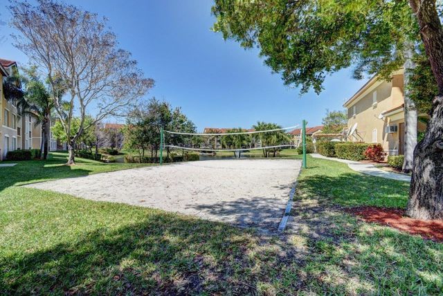 723 Villa Circle 723, Boynton Beach, FL 33435