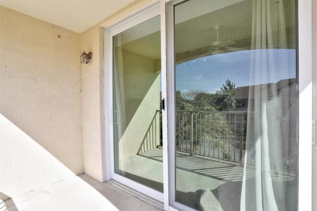 723 Villa Circle 723, Boynton Beach, FL 33435