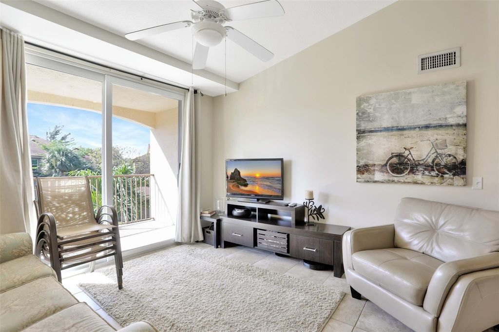 723 Villa Circle 723, Boynton Beach, FL 33435