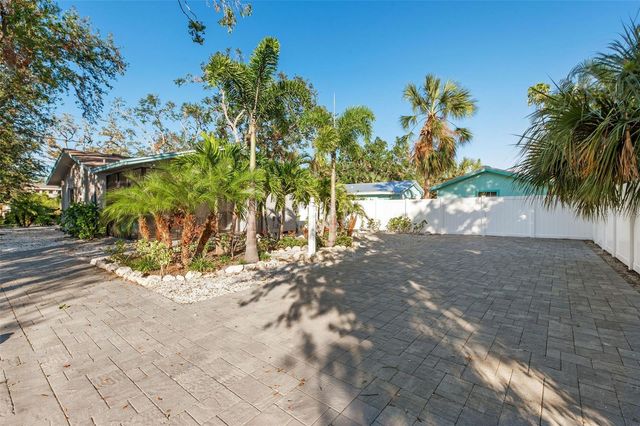 1704 WISCONSIN LANE, Sarasota, FL 34239