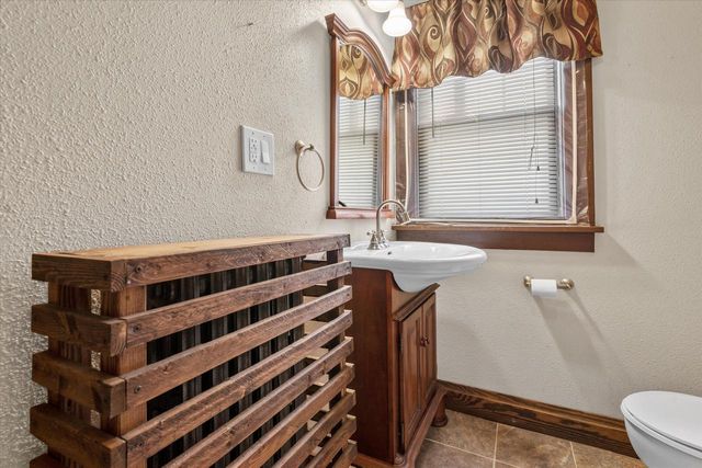 1608 N Grandview BOULEVARD, Waukesha, WI 53188