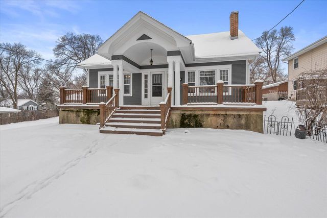 1608 N Grandview BOULEVARD, Waukesha, WI 53188