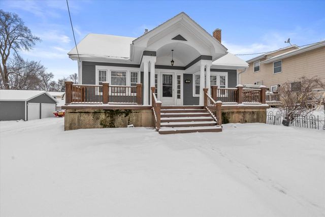 1608 N Grandview BOULEVARD, Waukesha, WI 53188