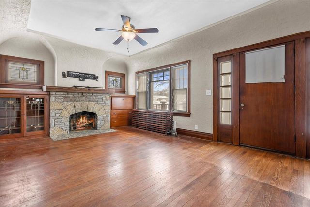 1608 N Grandview BOULEVARD, Waukesha, WI 53188