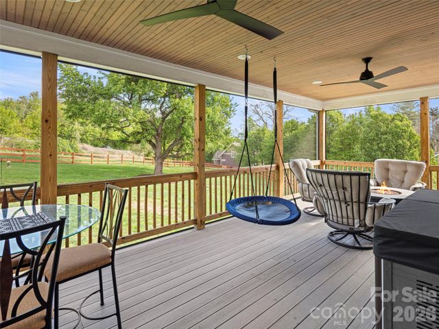 127 Rockbridge Road, Mills River, NC 28759