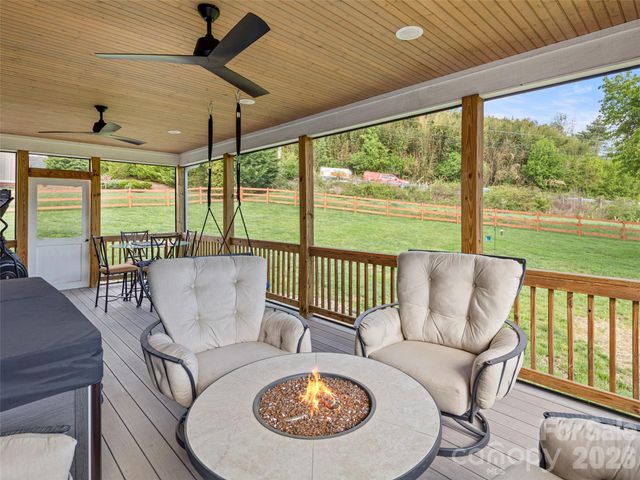 127 Rockbridge Road, Mills River, NC 28759