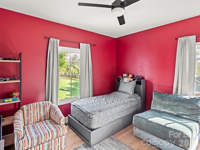 127 Rockbridge Road, Mills River, NC 28759