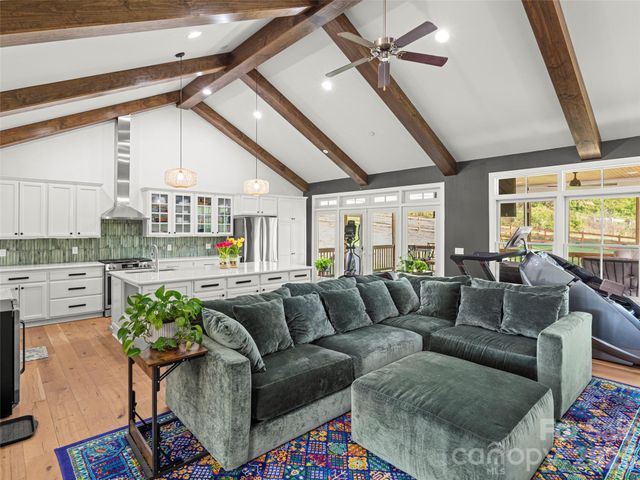 127 Rockbridge Road, Mills River, NC 28759