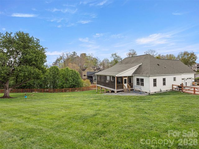 127 Rockbridge Road, Mills River, NC 28759