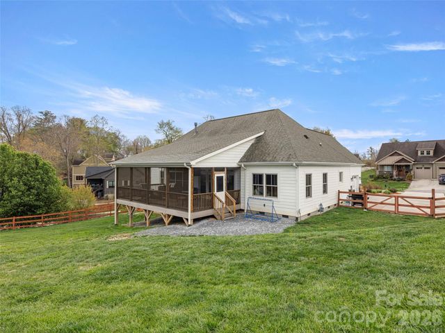 127 Rockbridge Road, Mills River, NC 28759