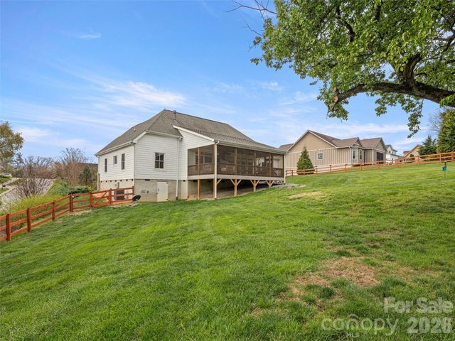 127 Rockbridge Road, Mills River, NC 28759