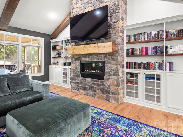 127 Rockbridge Road, Mills River, NC 28759