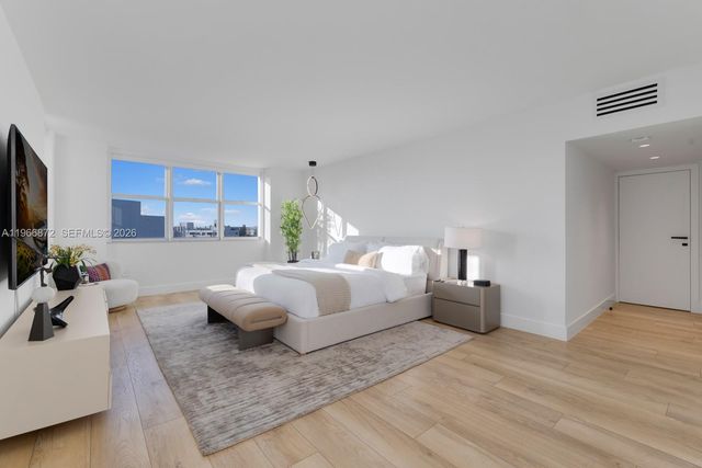 9111 E Bay Harbor Dr PH-D, Bay Harbor Islands, FL 33154